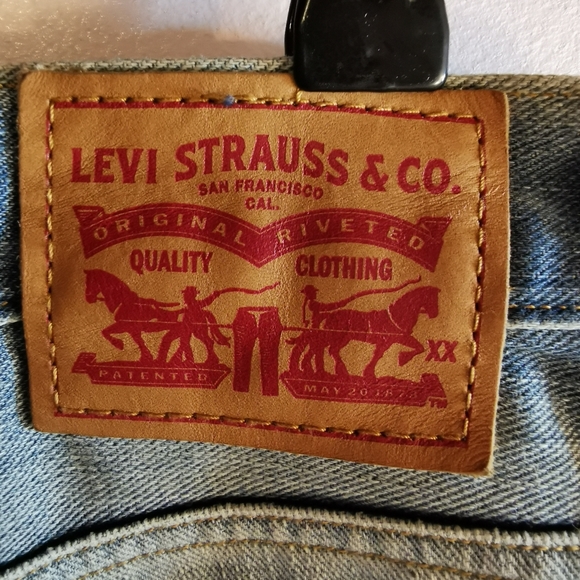 Levis NWOT Cutoff Denim Shorts - Picture 4 of 4